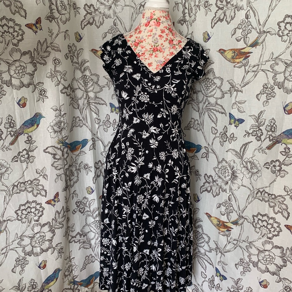 LOFT✨NWTs✨Rainforest Cutout Button Back Midi Dress - Picture 4 of 13